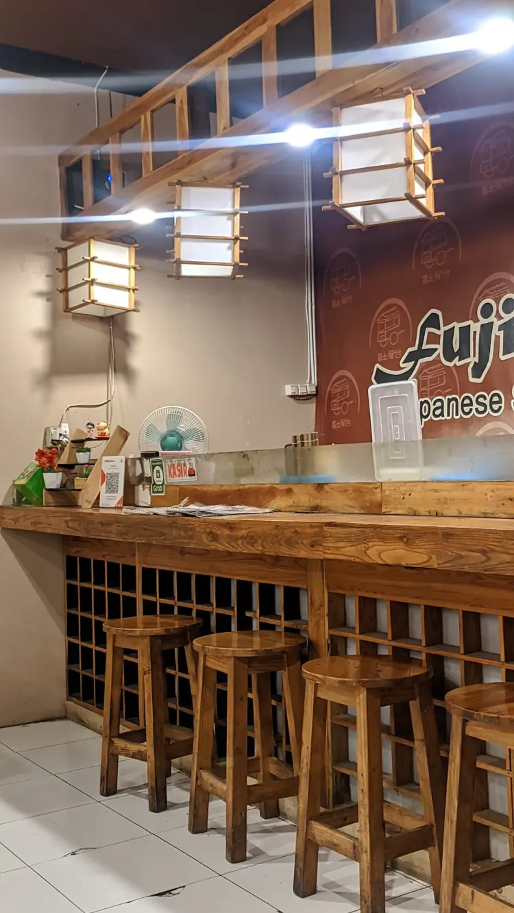 Fujiyatai Japanese Street Food Sushi 10