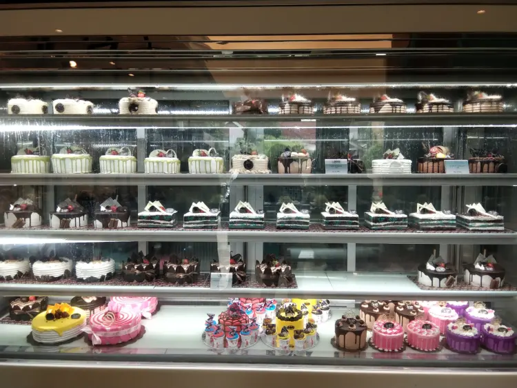 A 4.6-star 'God-Tier' spot in Lampung, but I'm warning you: don't order the banana pie.