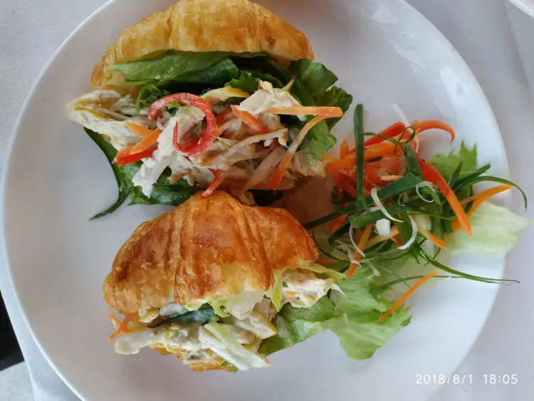 Brewu Coffee & Pastry 6