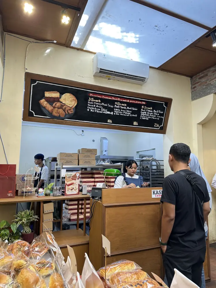 Toko Roti Aren Penumping 3