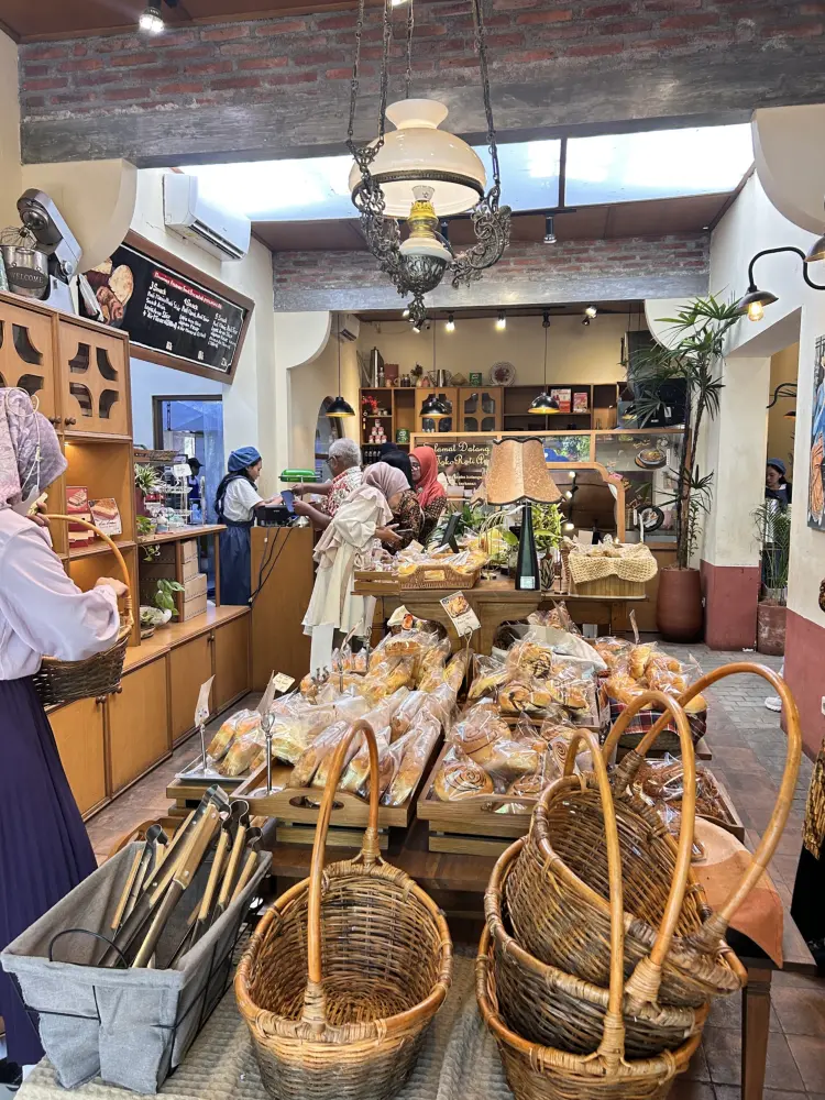 Toko Roti Aren Penumping 9