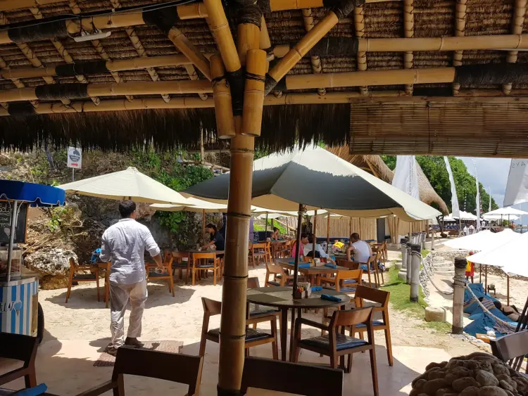 Sundays Beach Club 10