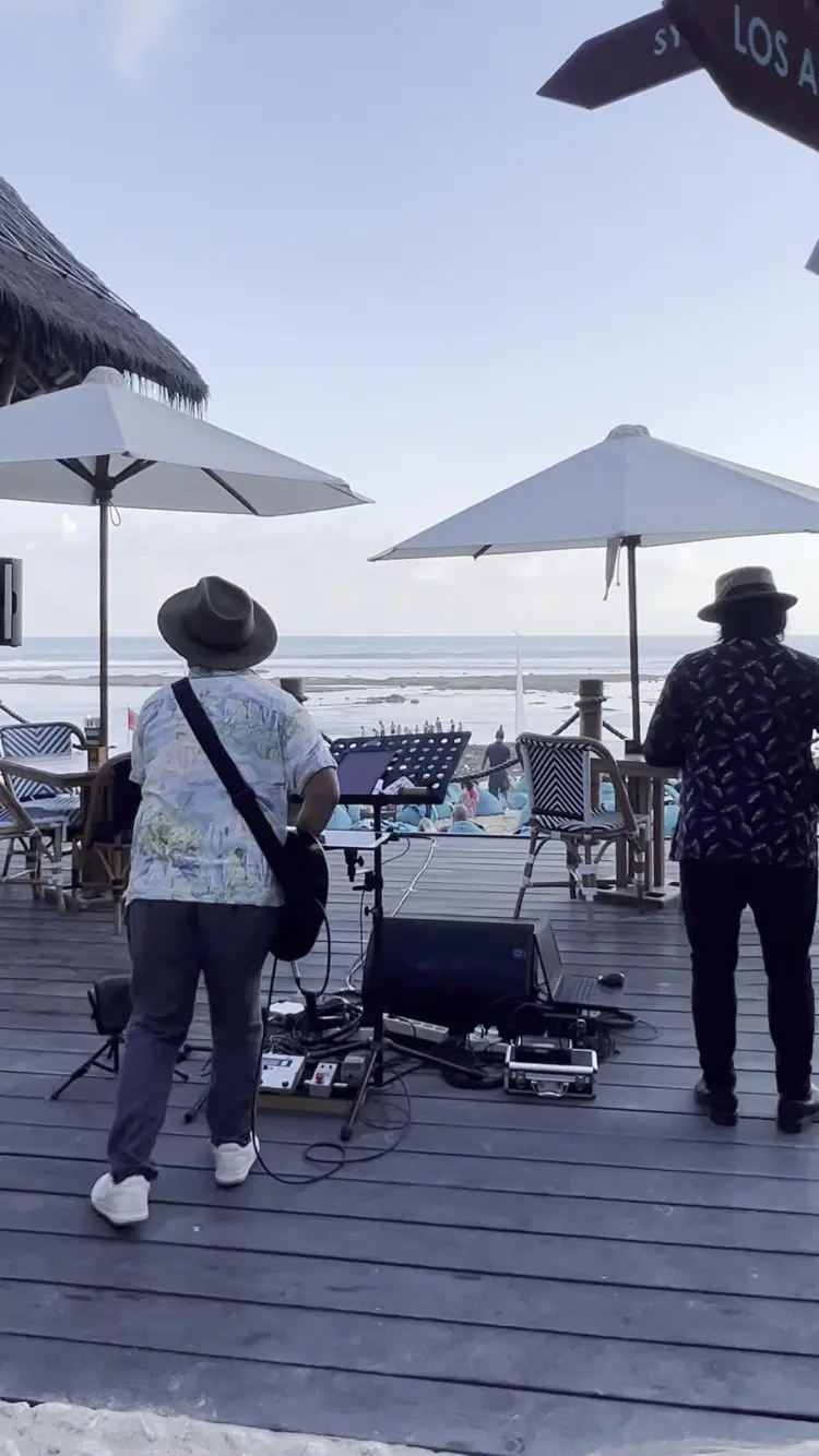 Sundays Beach Club 2