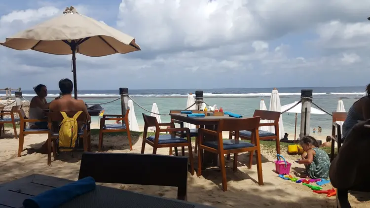 Sundays Beach Club 8