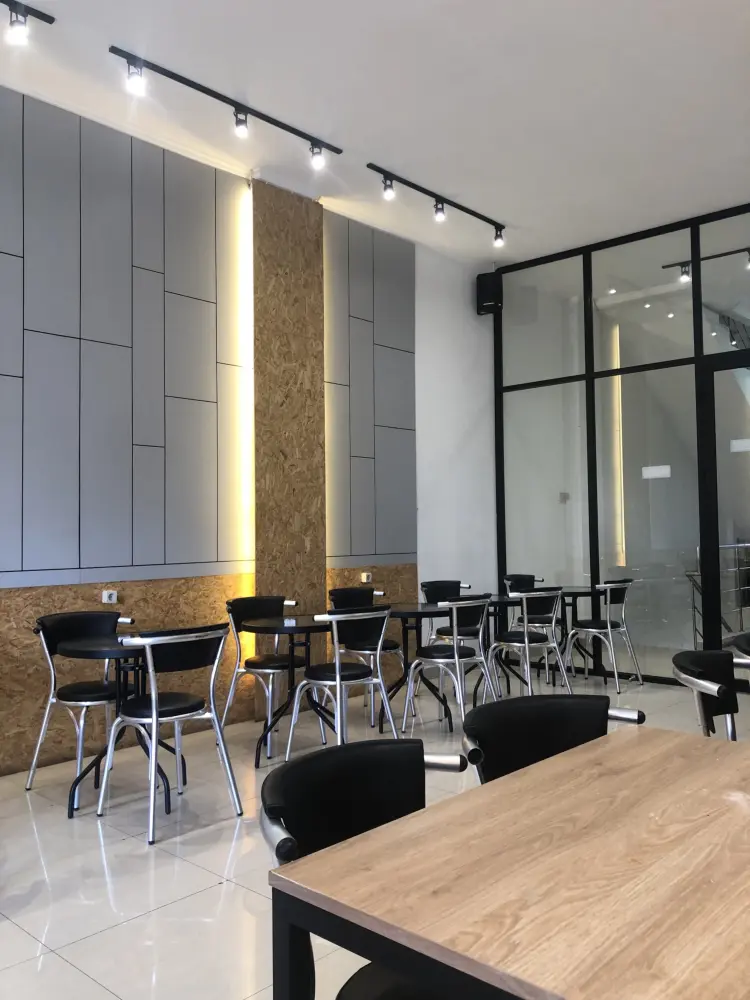 CW Coffee & Eatery 4