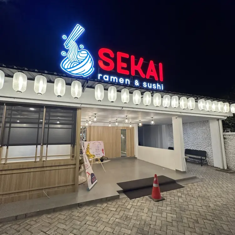 SEKAI RAMEN & SUSHI 1