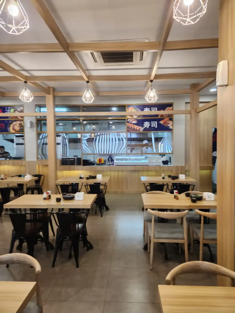 SEKAI RAMEN & SUSHI 3