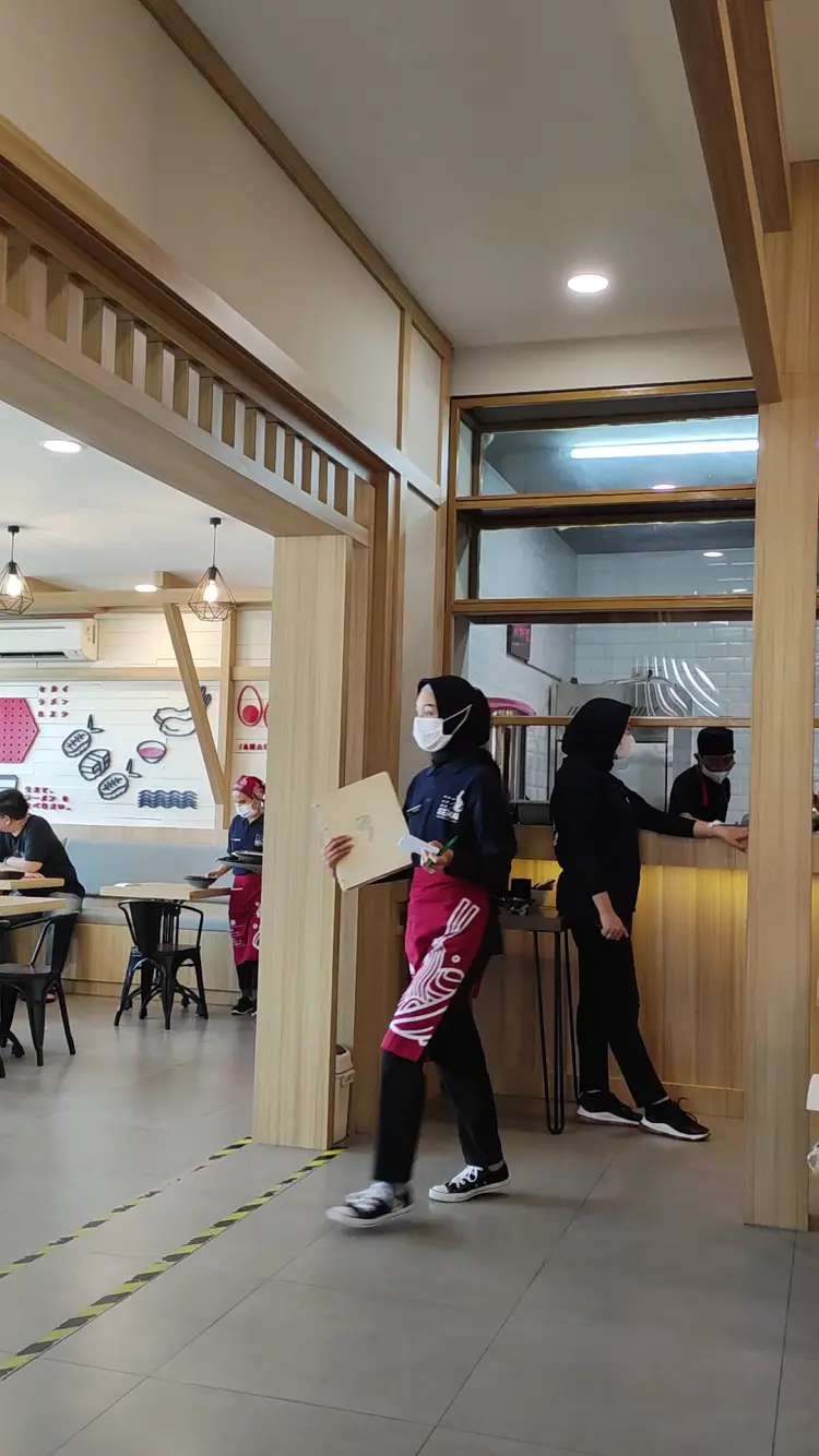 SEKAI RAMEN & SUSHI 5