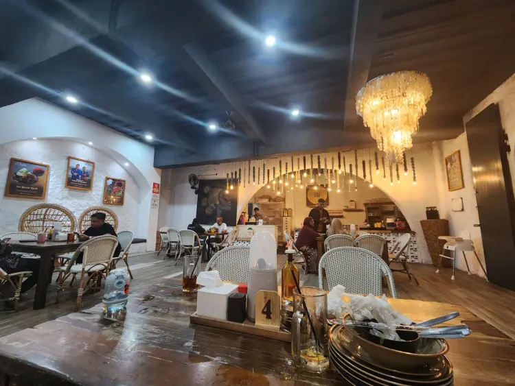 WARUNG IGA CAK ERWAN - COLOMADU 5