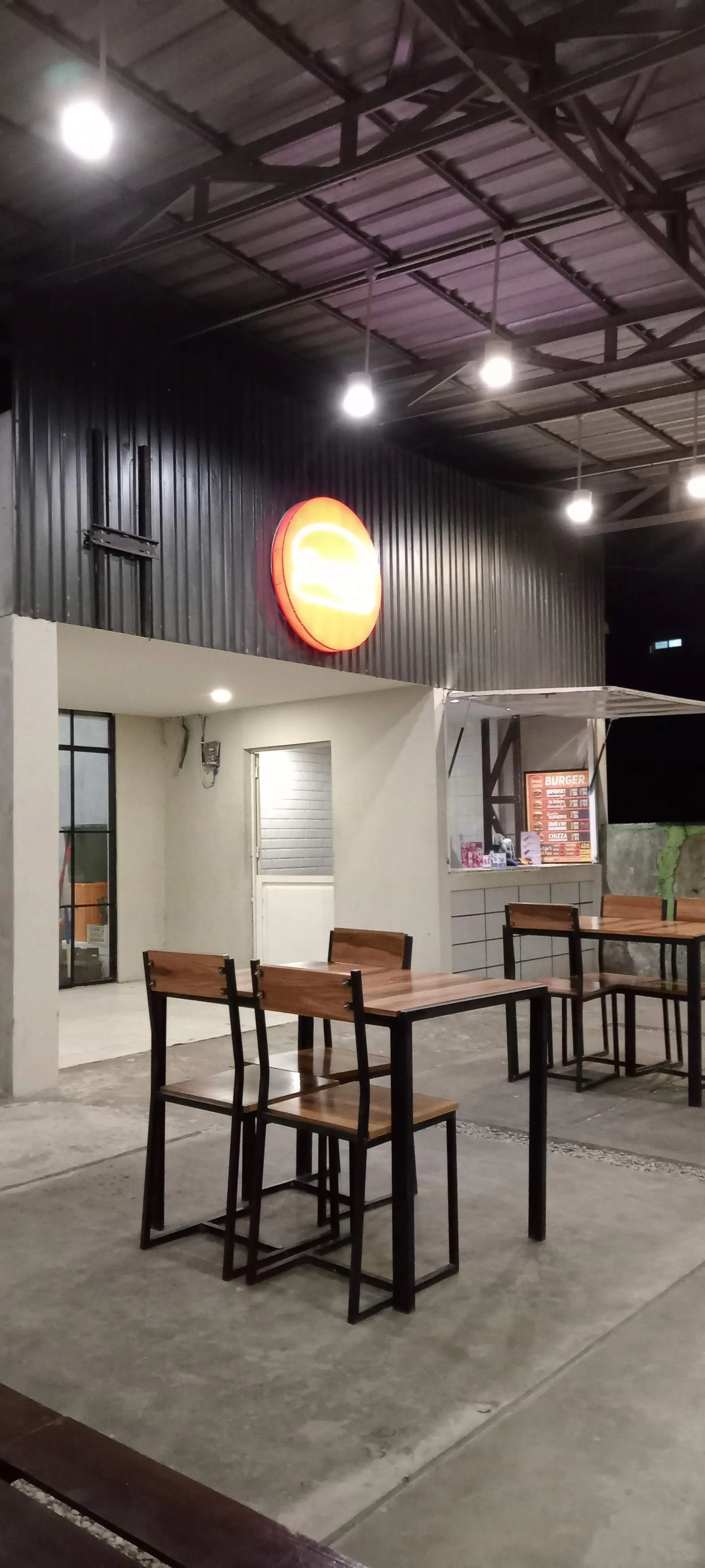 Burger 40k rasanya Mantap, franchise lewat! Tapi tempatnya… Anjay… 4