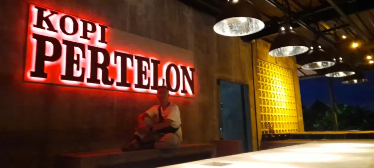 SAM HUGET Coffee Omahan 1