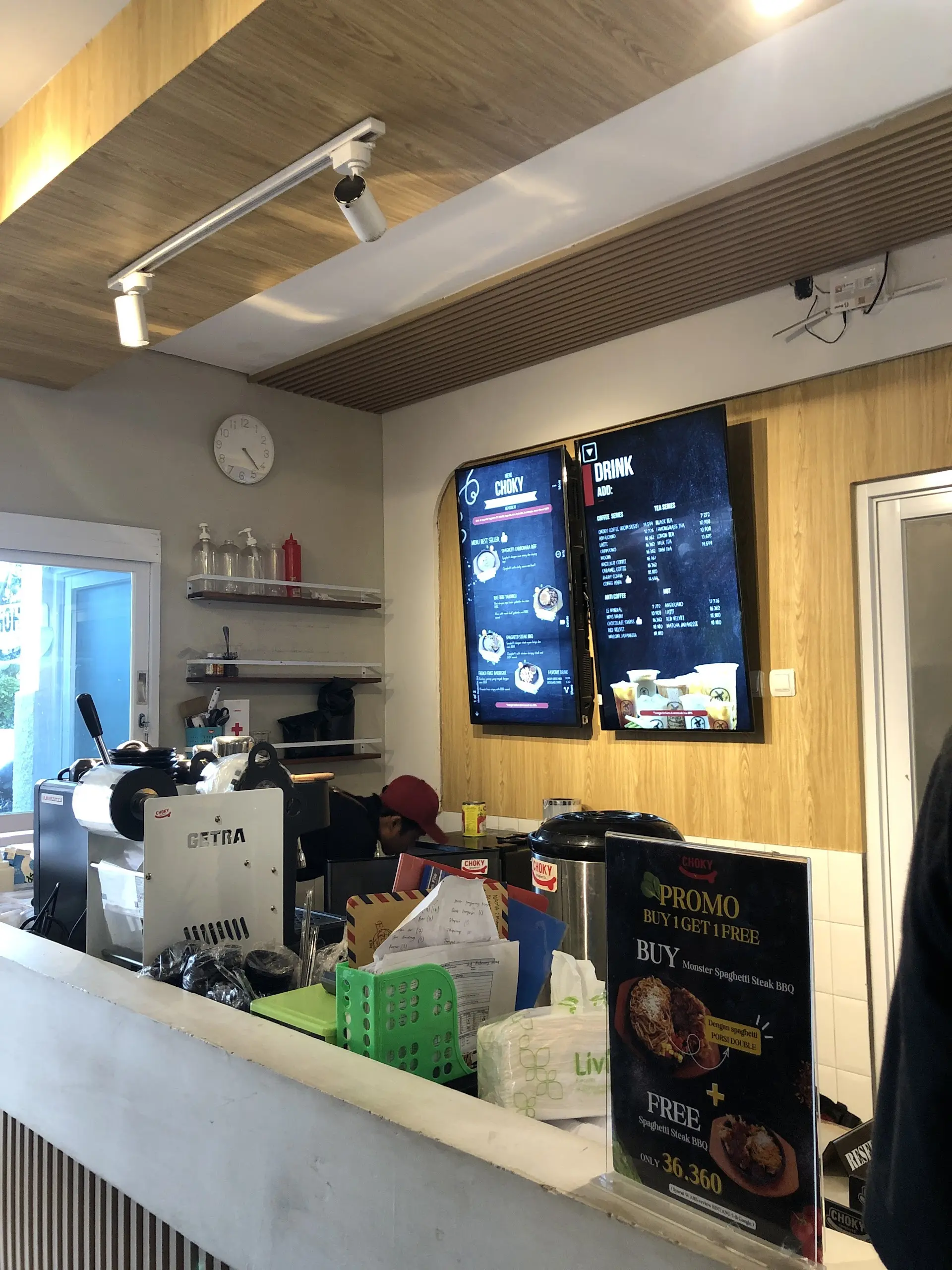 @Surabaya International Students, this pasta restaurant's deal is too good to miss! 3