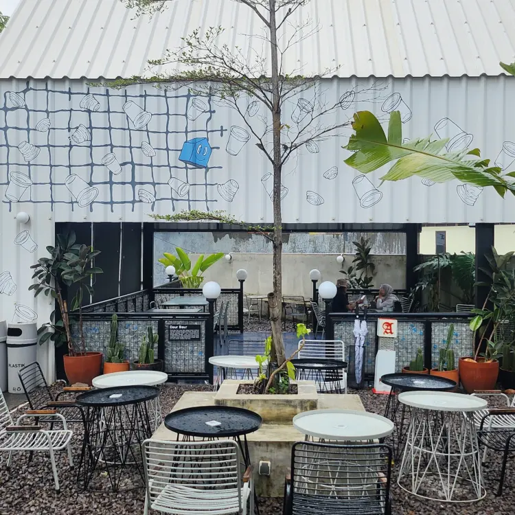 Kopi Nako Semarang Tembalang 6