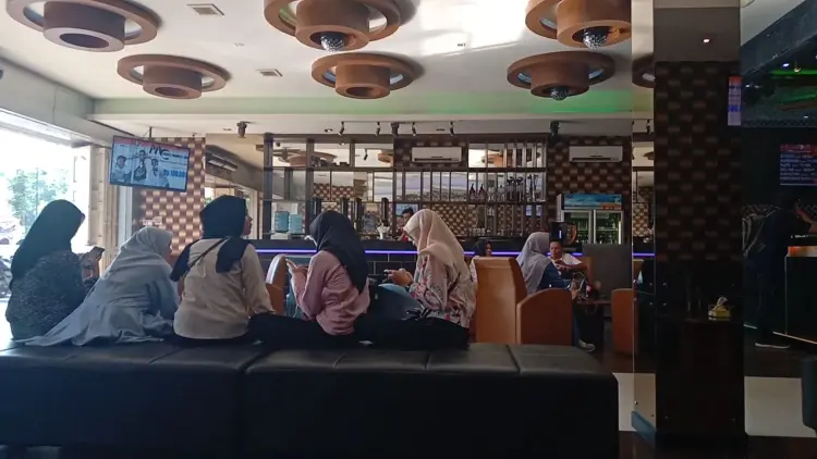 Studio 89 Family Karaoke & Cafe Lounge 6