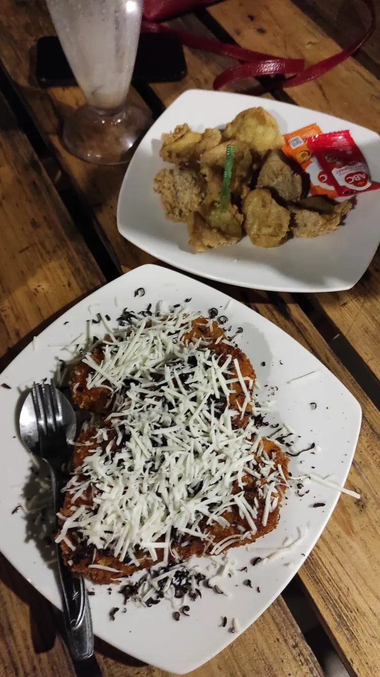 Container Cafe Laki - Laki 6