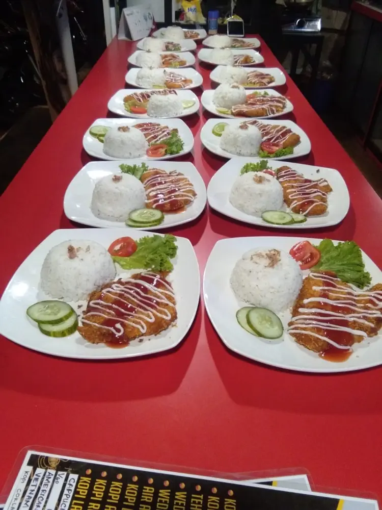 Container Cafe Laki - Laki 2