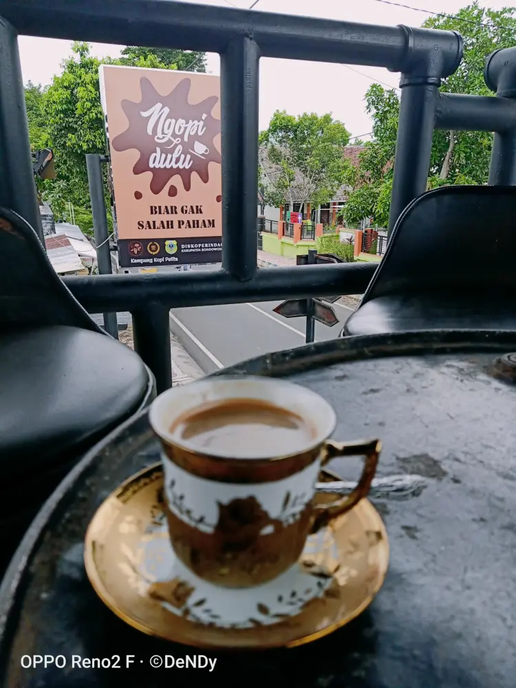 Container Cafe Laki - Laki 7