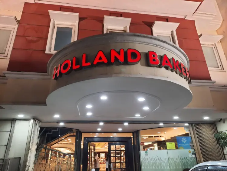 Holland Bakery Kertajaya 1