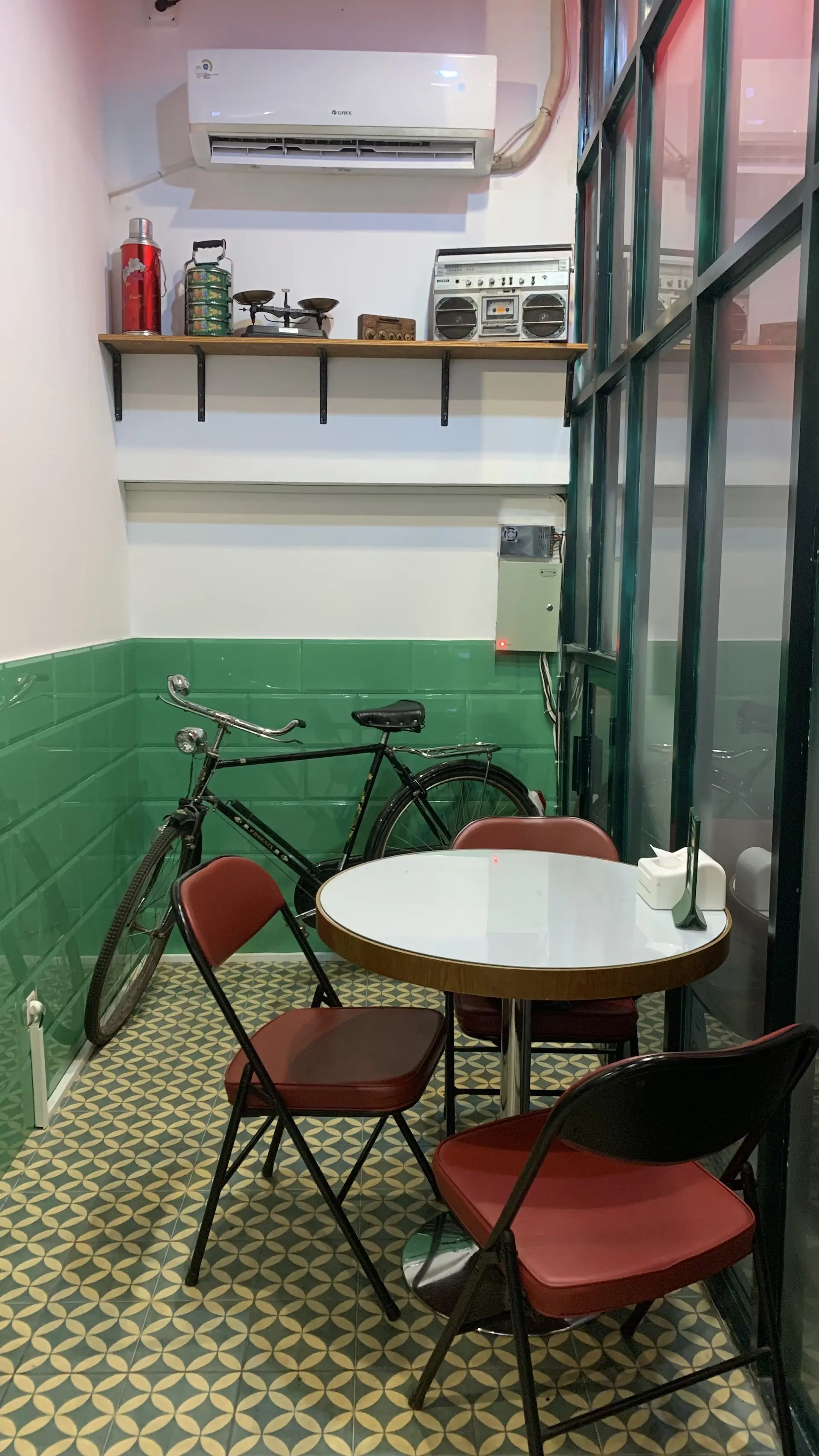 Google 4.9分，我差点就信了…泗水这家港式茶餐厅的真相 1