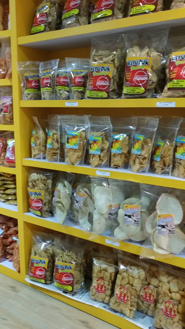 Pusat oleh oleh Nadhira Napoleon sudirman 4