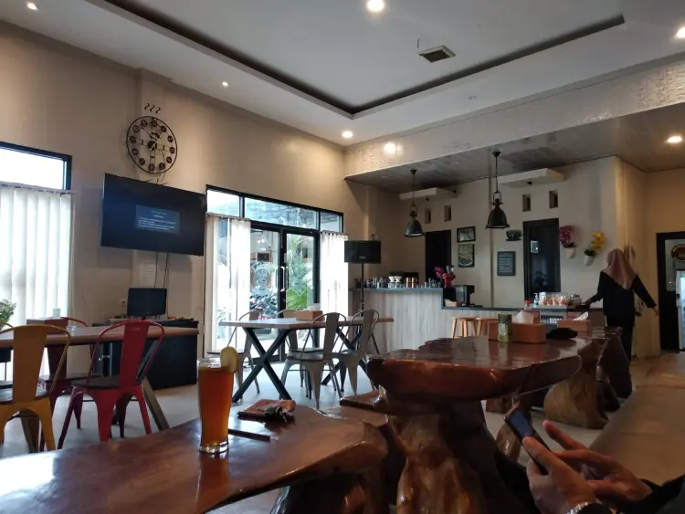 AWEH TWO FUTSAL CAFE 8