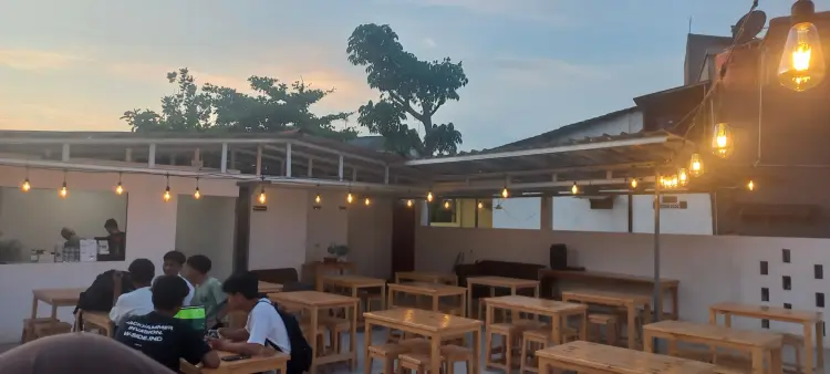 Kopi Rel Coffee House 7