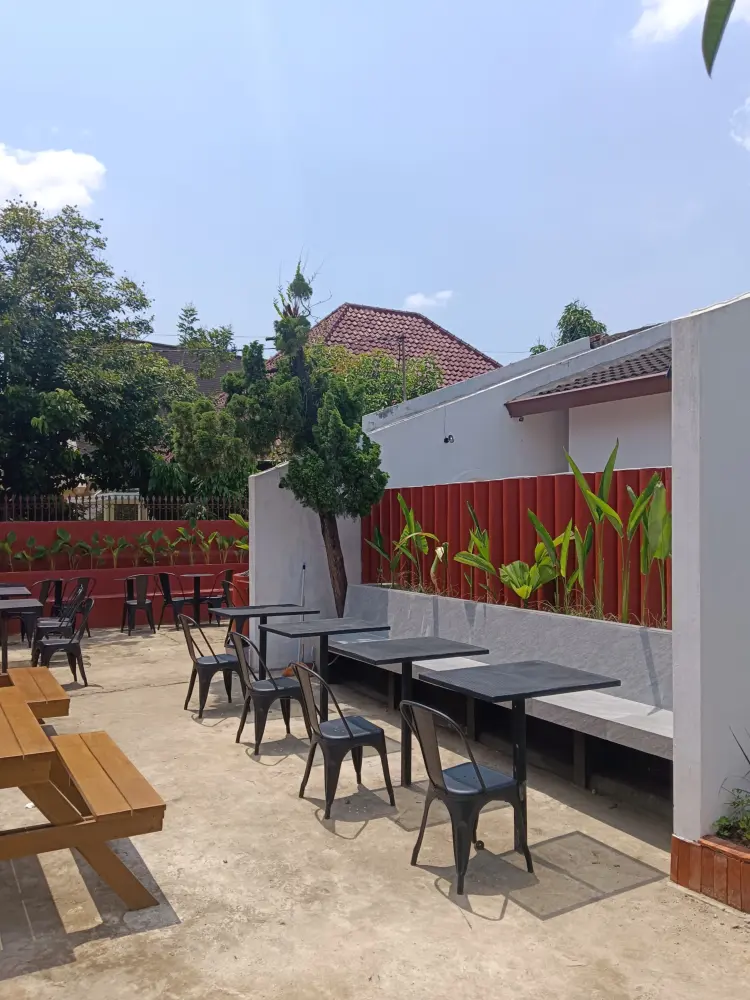 Nagara Cafe & Eatery 1