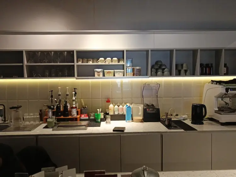 Nagara Cafe & Eatery 9