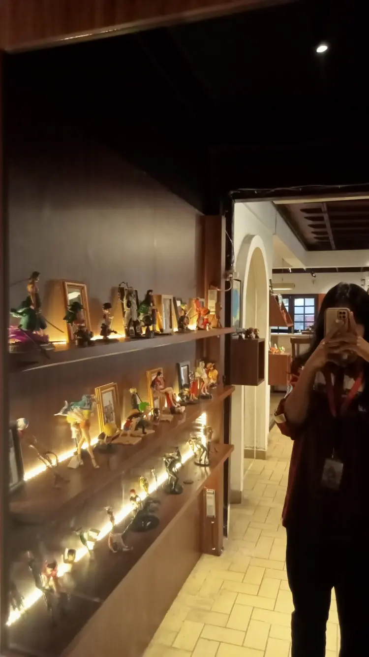 Nagara Cafe & Eatery 10