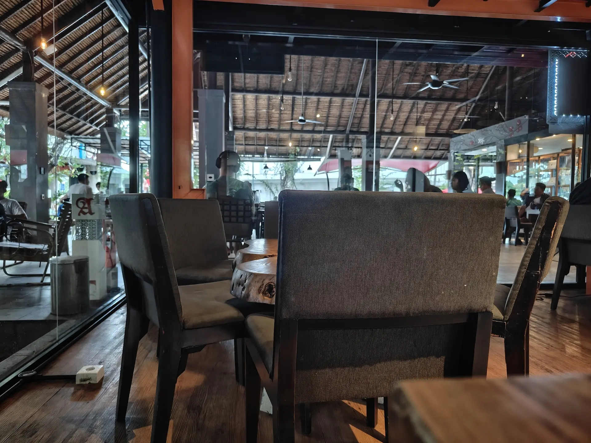 谷歌4.8分?巴厘岛这家24h网红咖啡,我必须来吐槽一下! 3