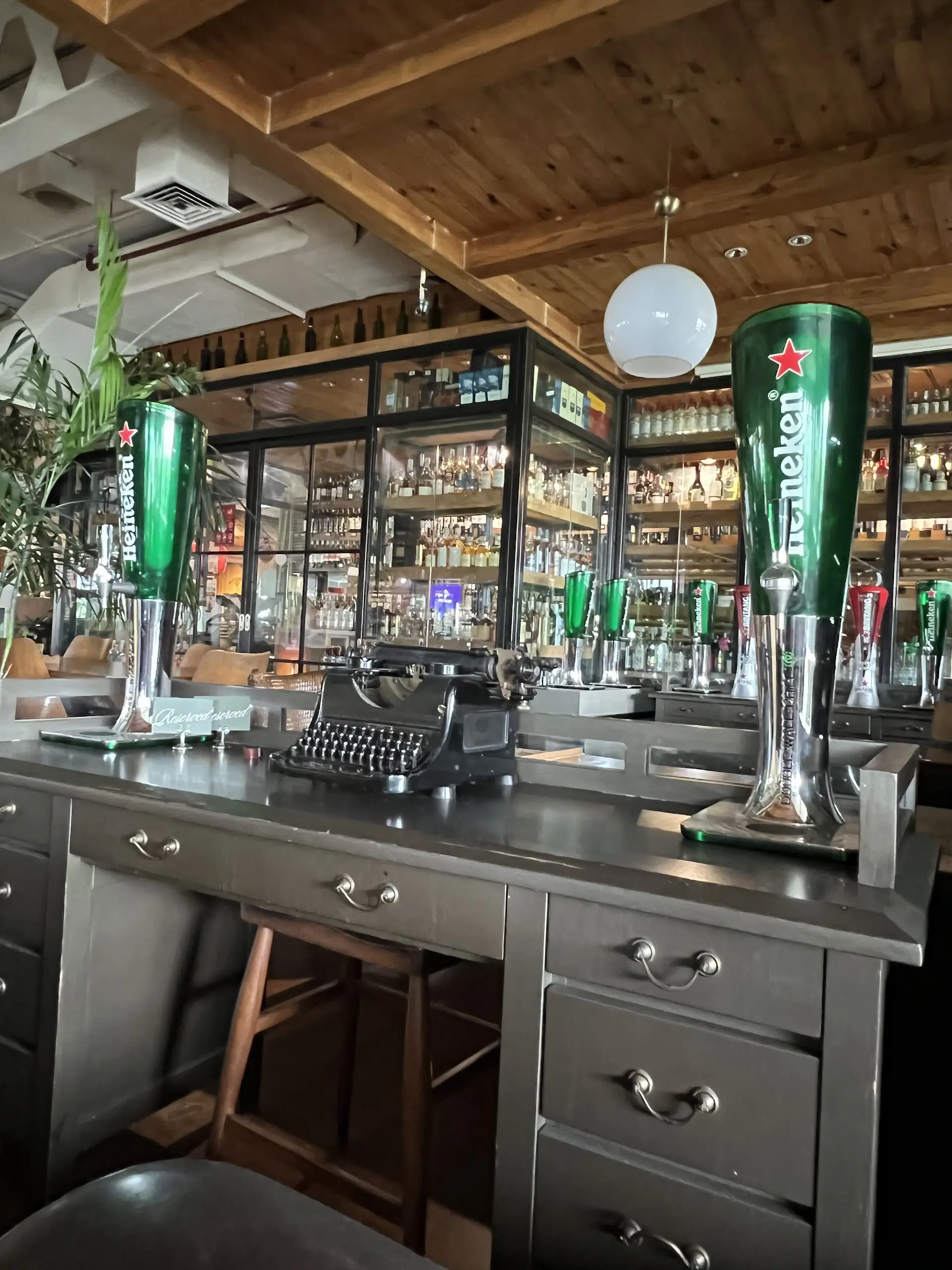 Perokok full senyum, non-perokok minggir! Nasi babinya Mantap, tapi asepnya, Anjay nyerah gue 3