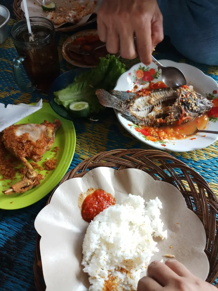 Saung Bale Abi Haji 10