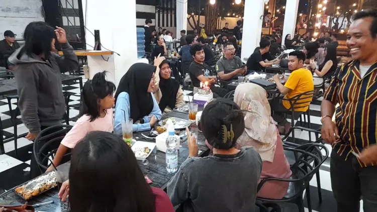 Coffee Hitam Putih 10