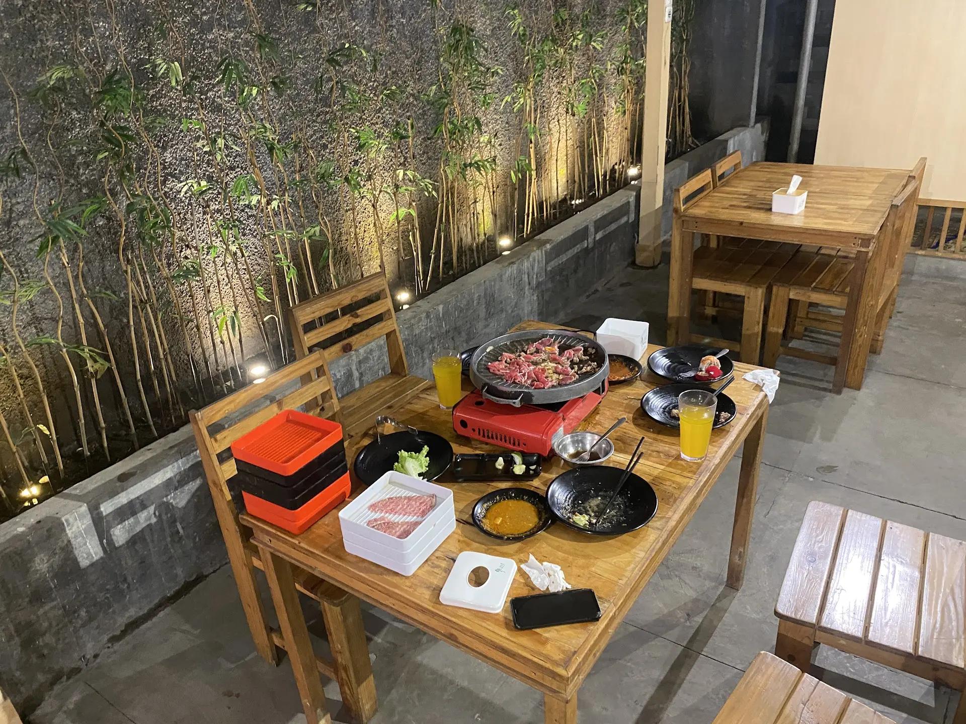 Rating Google 4.8, tempat Nongkrong orang Lokal, tapi kok buffet di Medan ini dagingnya diitung per slice? 1