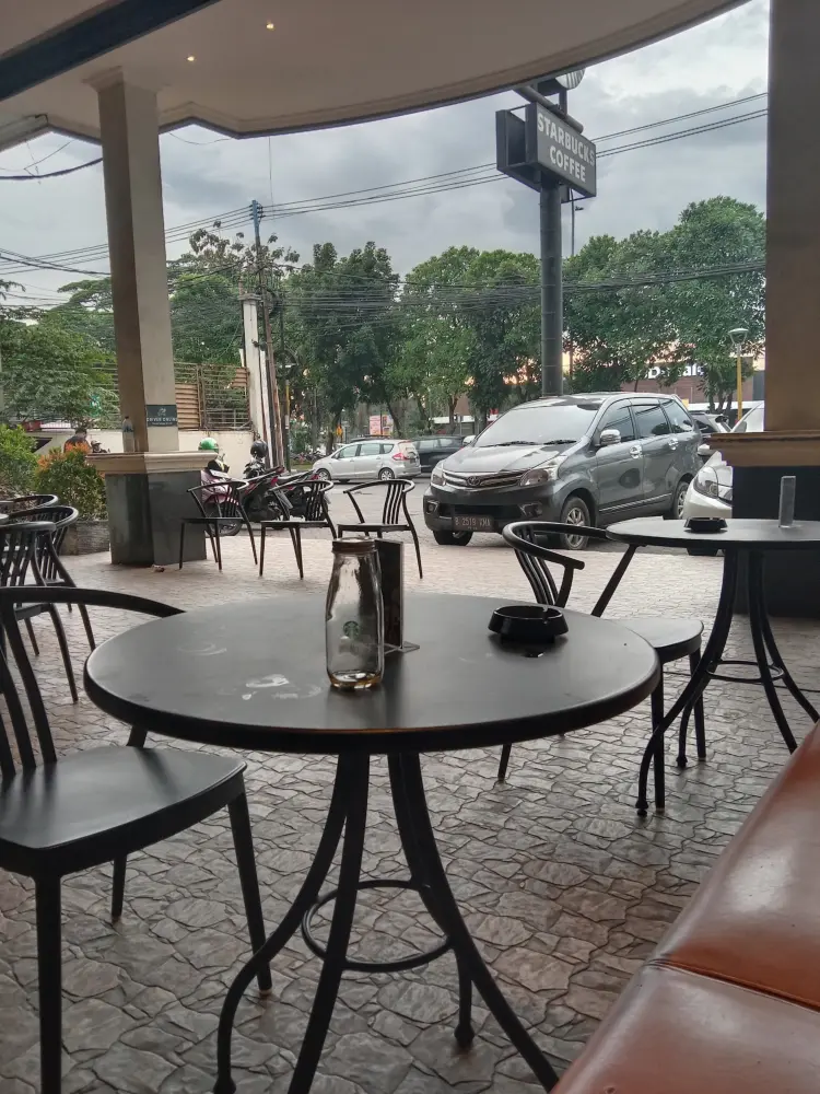 Starbucks Jatiasih 5