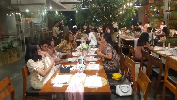 Starbucks Jatiasih 8