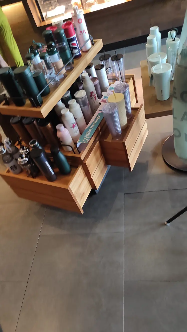 Starbucks Jatiasih 6