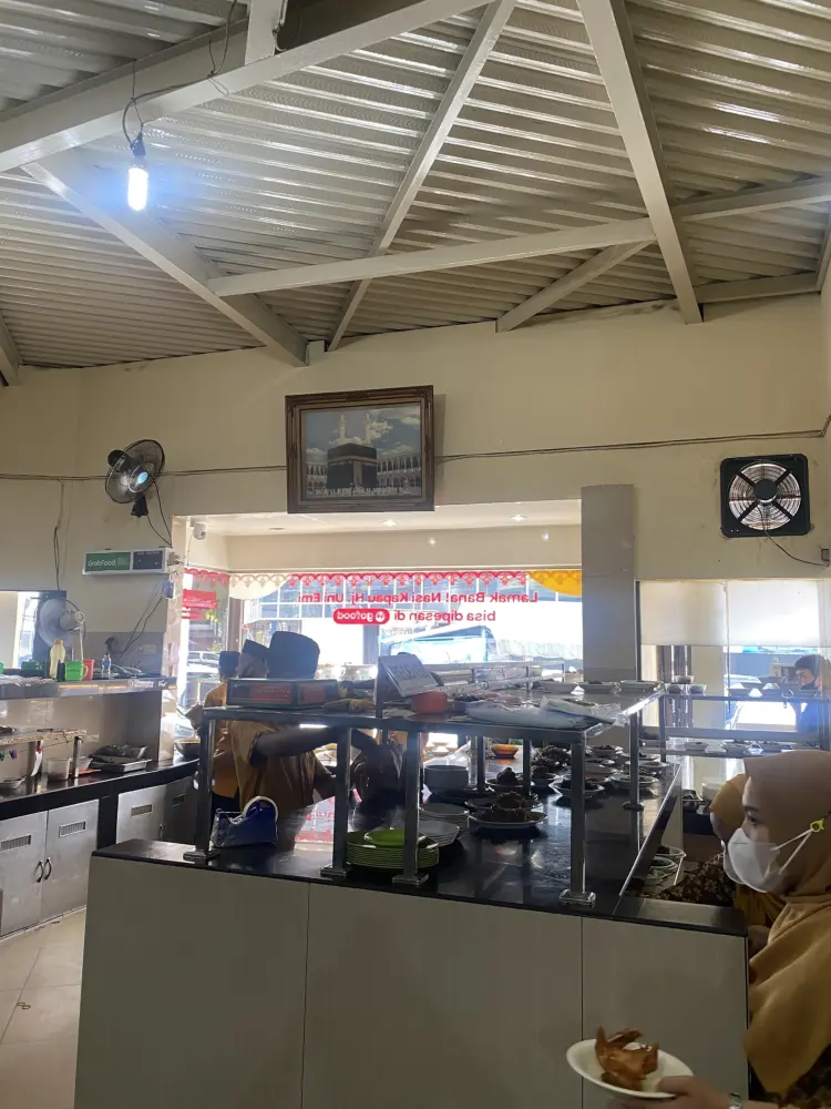 Rumah Makan Kapau HJ. Uni Emi 9