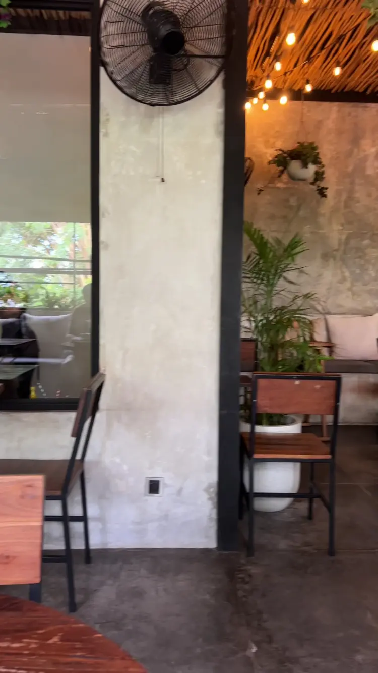 Brunch Club Legian 2