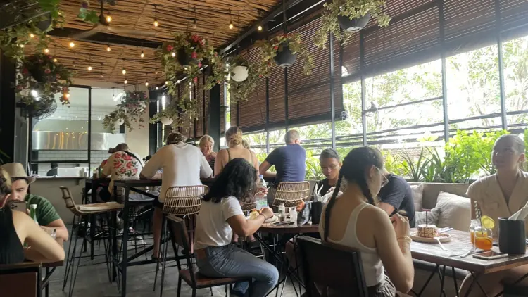 Brunch Club Legian 9