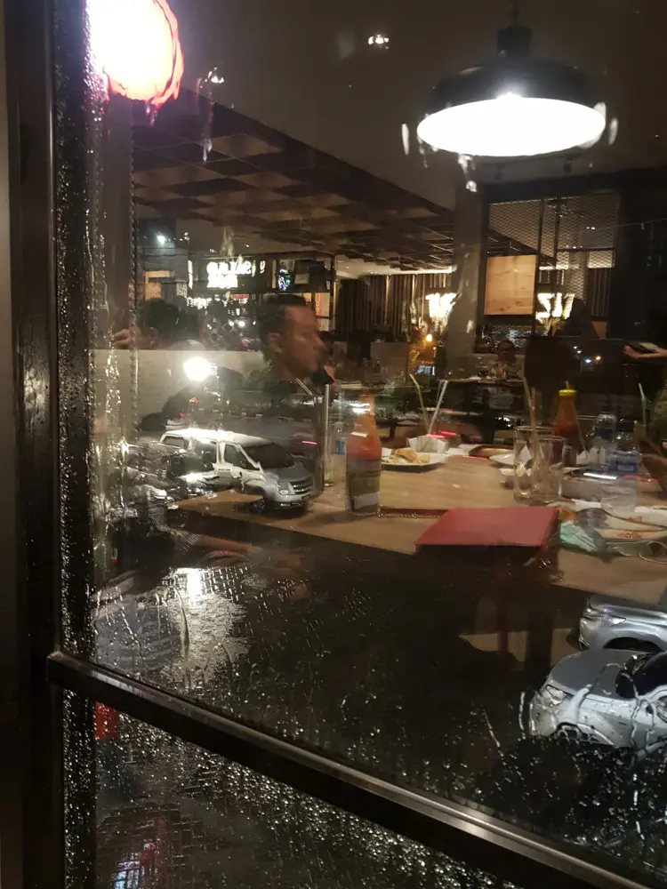 Pizza Hut Restaurant - MERR Surabaya 7