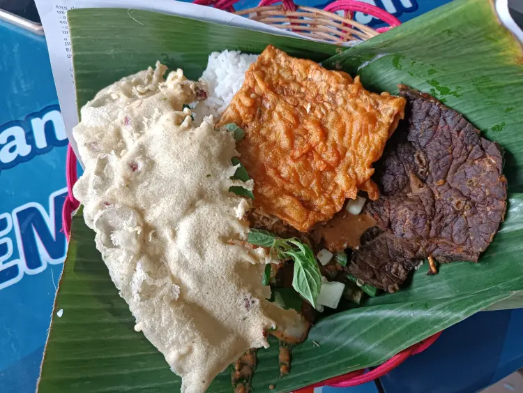 Nasi Pecel Pincuk (Khas Madiun) 1