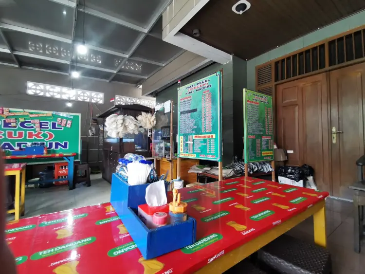 Nasi Pecel Pincuk (Khas Madiun) 10