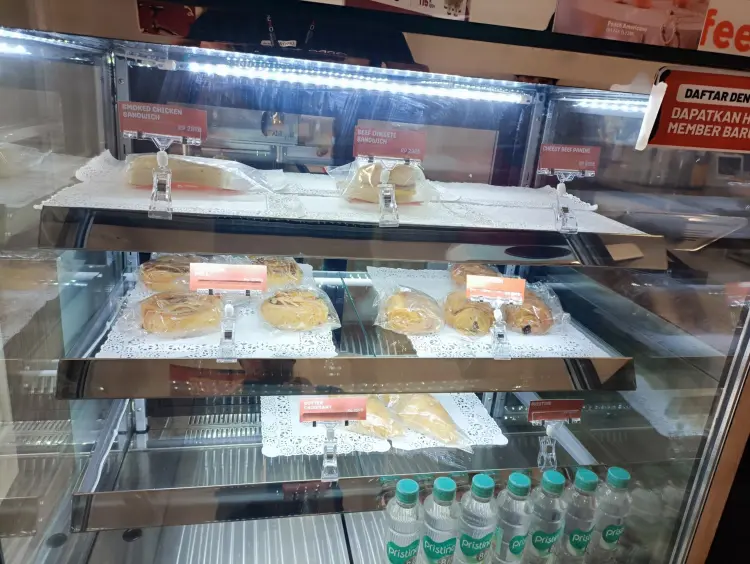 TOMORO COFFEE - Ngaliyan 7