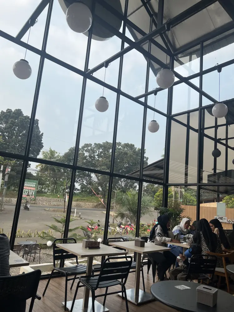 Belvarosma Resto & Cafe 6