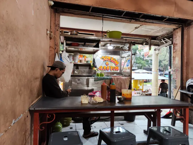 Mie Kocok & Mie Baso Mas Teguh 5