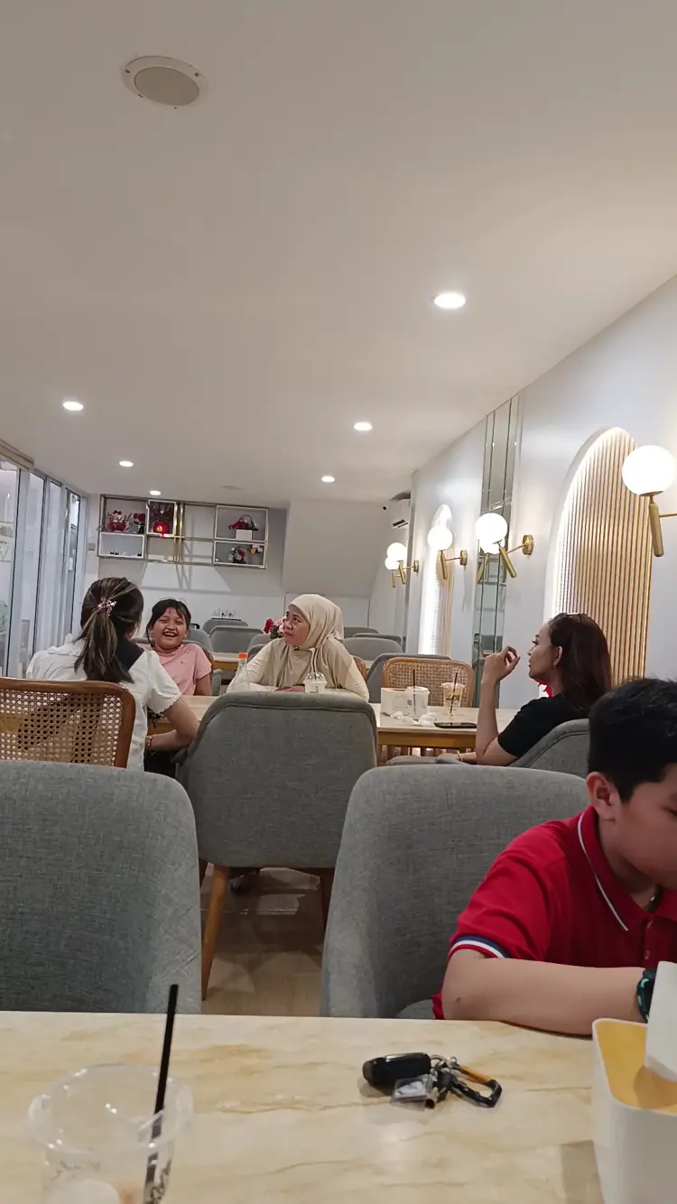 Volla Social House 5