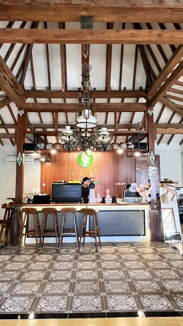 TURI Coffee Shop 4
