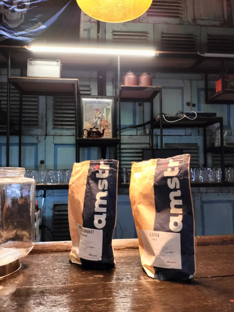 Jungle Coffee Bar 10