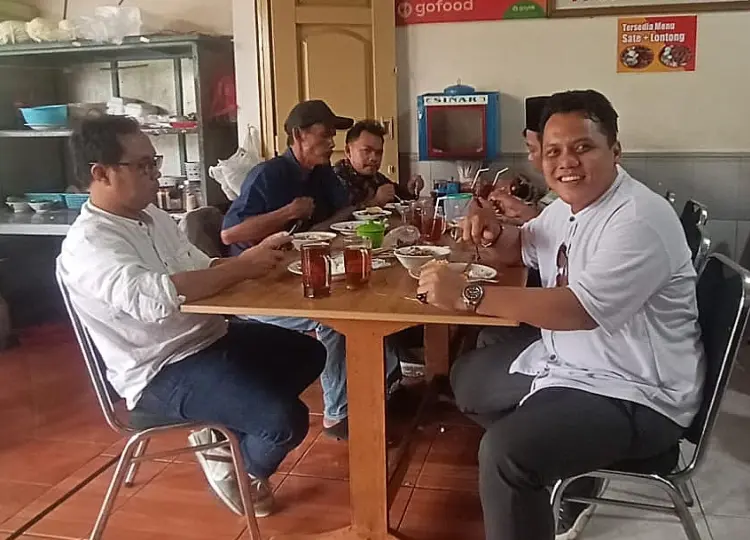 Warung Sate Sido Mampir Pak Min Solo 10